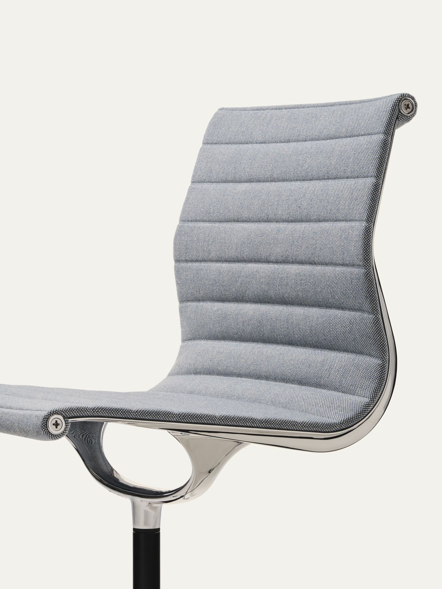 Vitra Aluminium Chair EA105, Bezug Hopsak