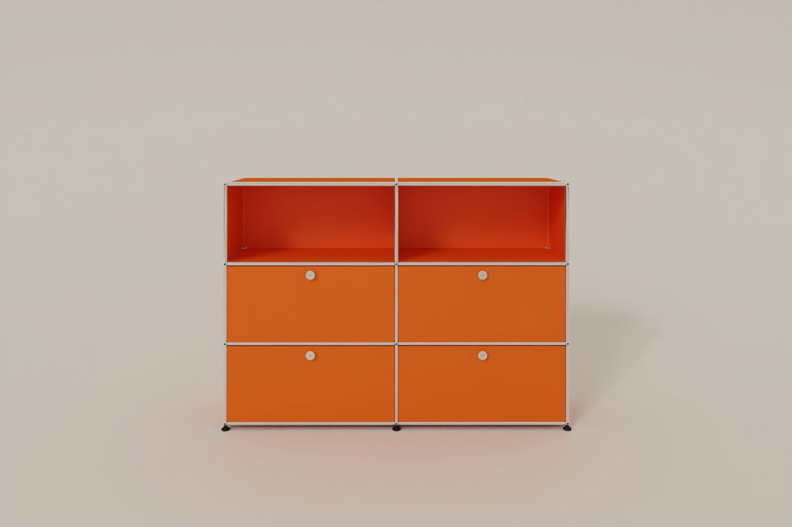 USM Haller Highboard mit 4 Klapptüren und 2 offenen Fächern